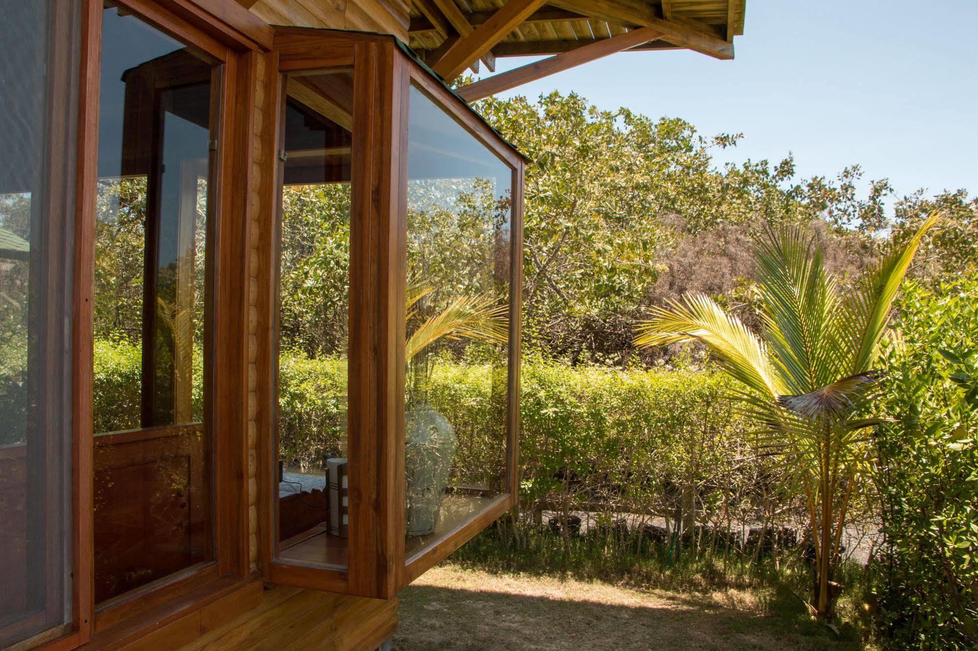 Chez Manany Galapagos Ecolodge Puerto Villamil Buitenkant foto